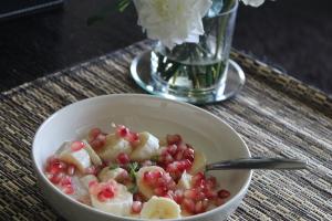 Morning Booster: Creamy Porridge with Fruits