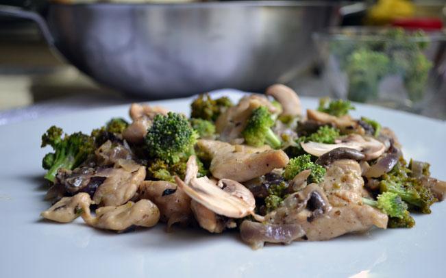 One Pot Chicken, Mushroom & Broccoli