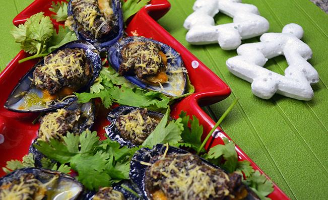 festive-pesto-mussels-gratin