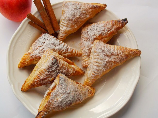 Homemade Yummy Apple Pie Triangles