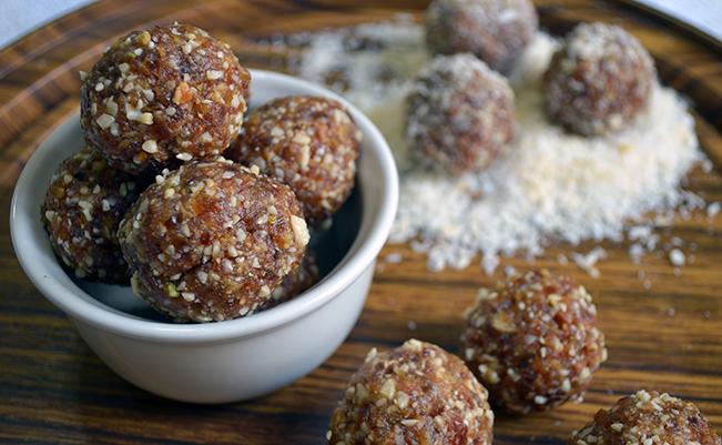 Date & Almond Balls