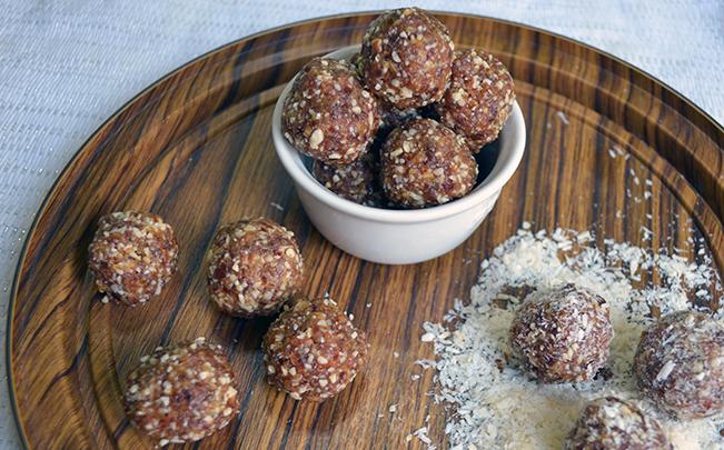 date-and-almond-balls