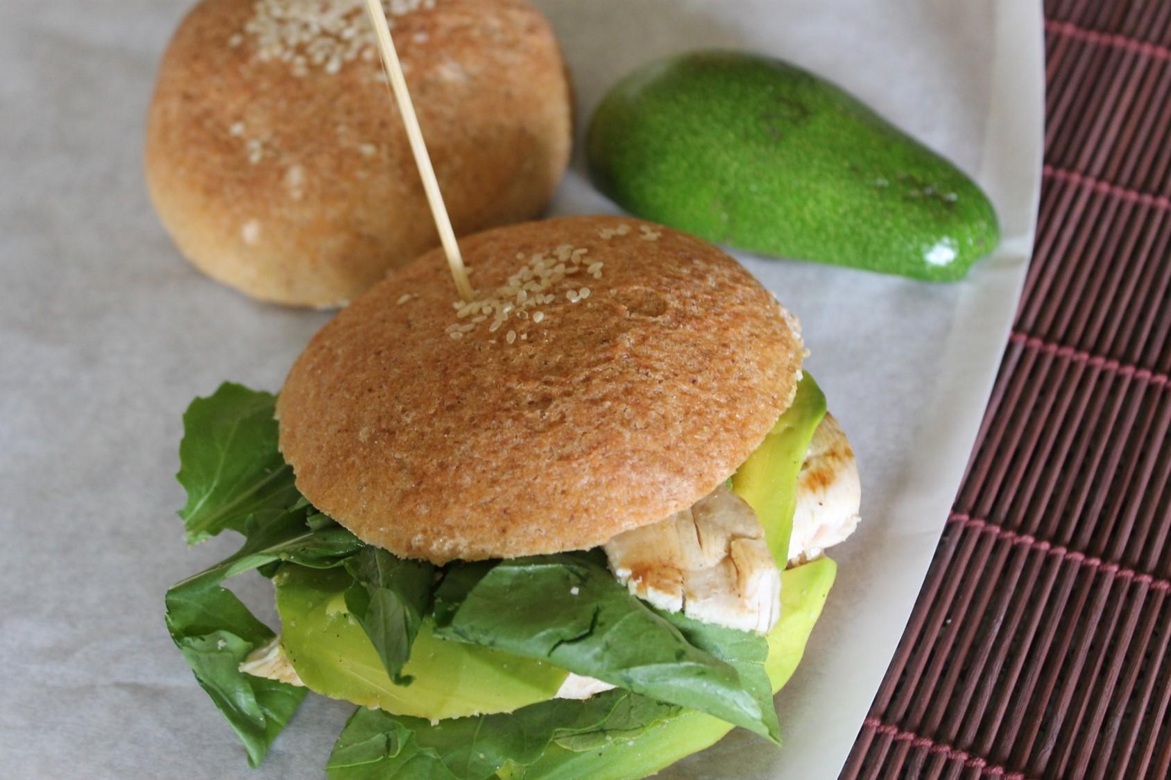Gluten-Free Green Goodness Chicken Sandwich”’