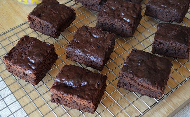 Sugarless Banana Brownies