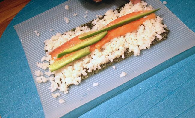 salmon-sushi-roll